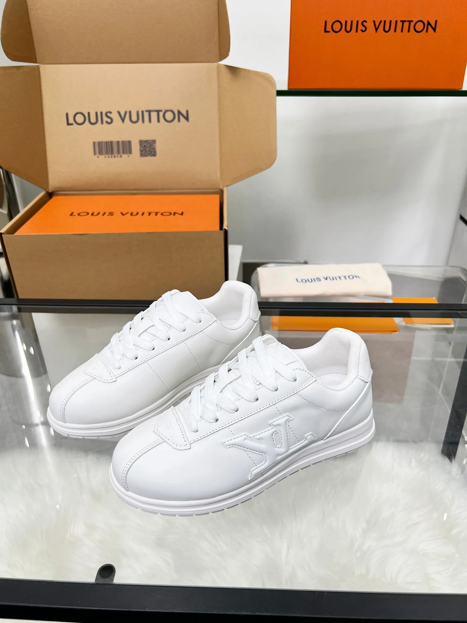 👟👟Ex-factory price 640👟👟 The 2025 summer LV Louis Vuitton new model will be shipped, the upper is made of cowhide, rubber outsole, 7 colors, with complete packaging and airplane box, 35--46